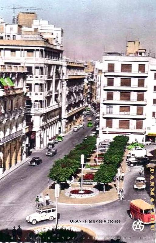 RA g- 038- Place des Victoires.jpg